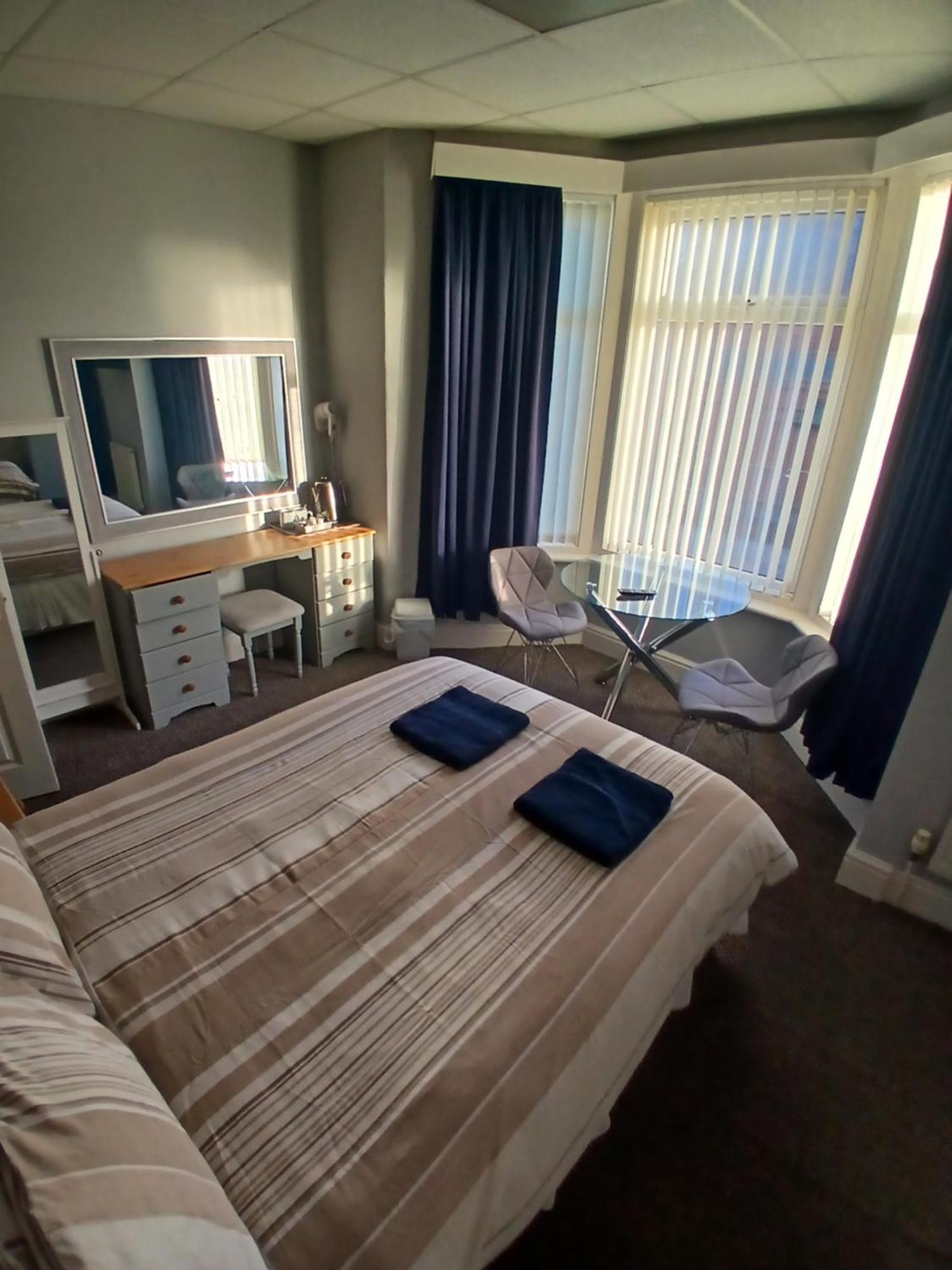 The Kirkview Bed & Breakfast Blackpool Bagian luar foto